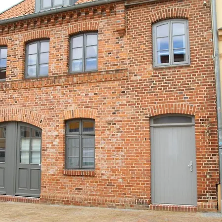 Apartment Charmantes Feriendomizil Im Herzen Der Altstadt Wismar